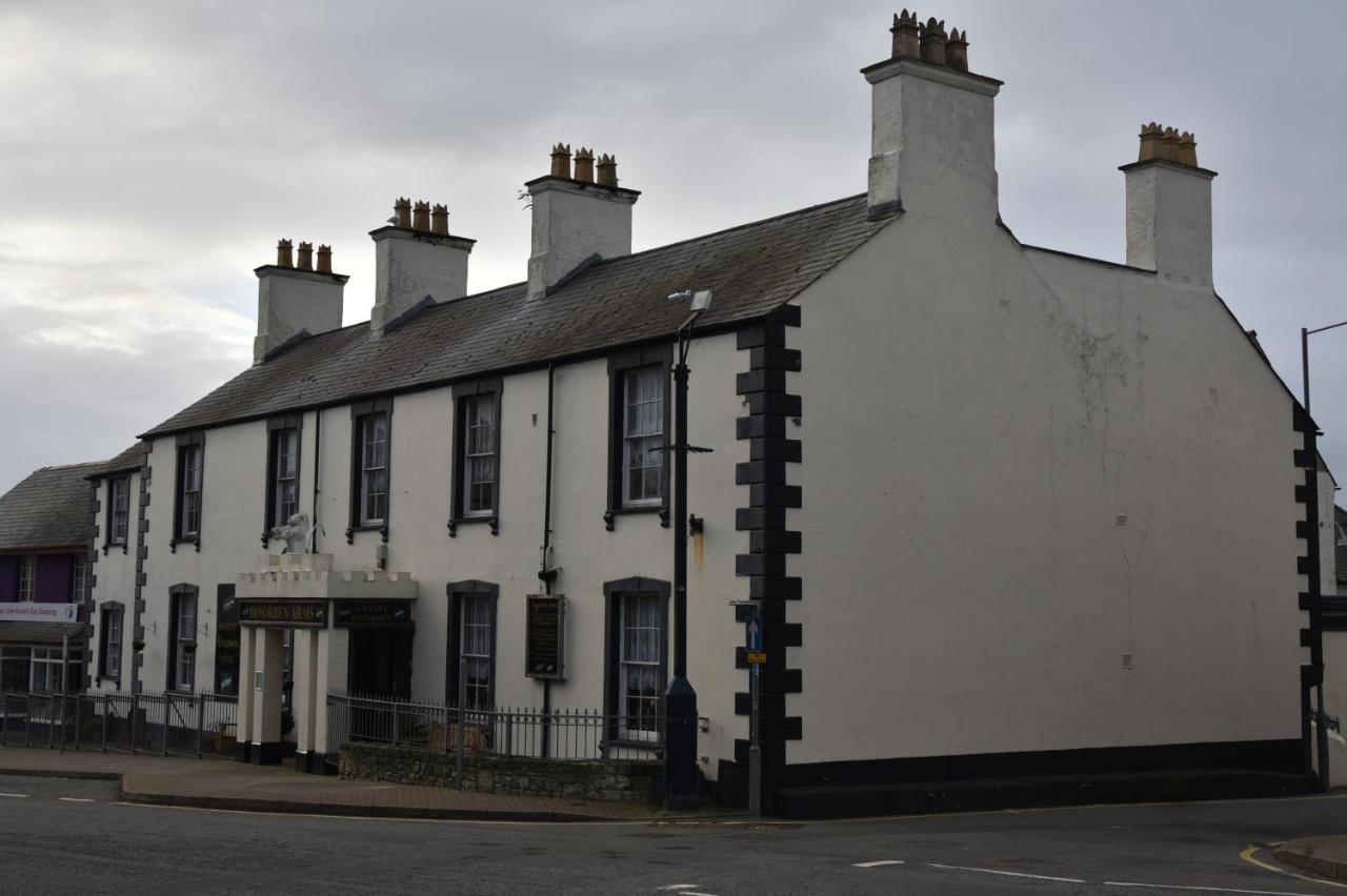 Hotel Dinorben Arms