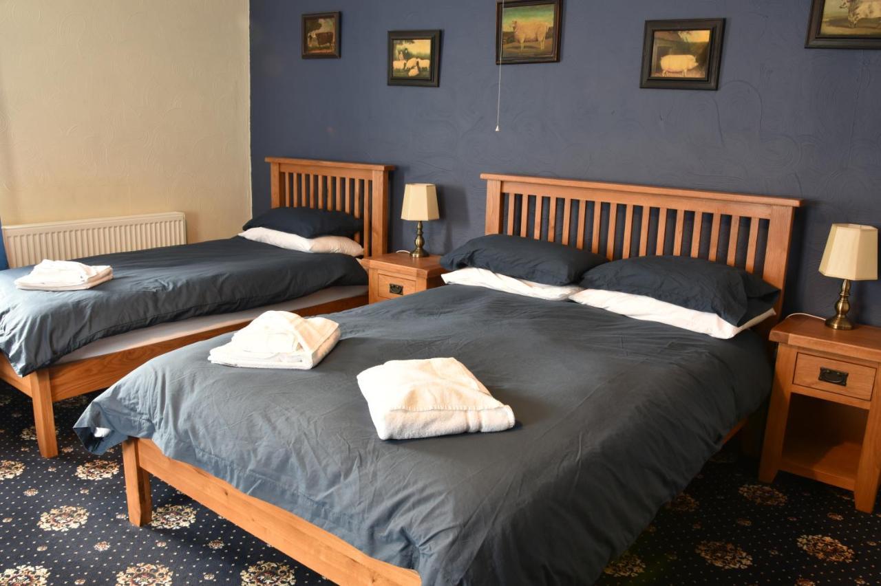 Dinorben Arms 3*